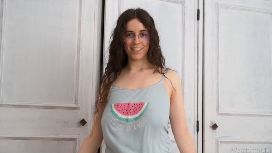 ElizaTheModel – Braless Bouncing Edging Challenge